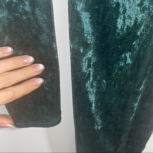 Velour Deep Green Long-Sleeved Mini Dress - Picture 9 of 14